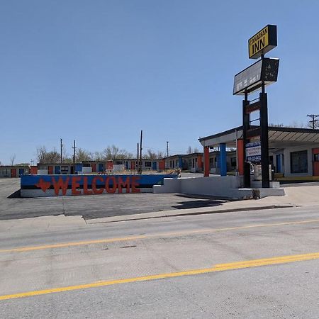 Canadian Inn 외부 사진